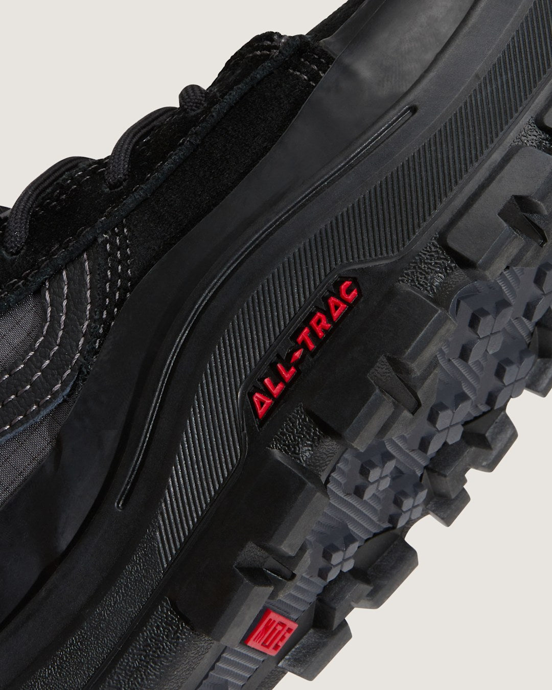 Sk8-Hi GORE-TEX Insulated Shoe in Black | Vans near me
