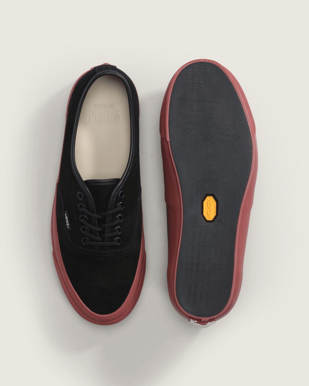 OTW Authentic 44 Siped Vibram in Black / Ochre Red | Vans outlet