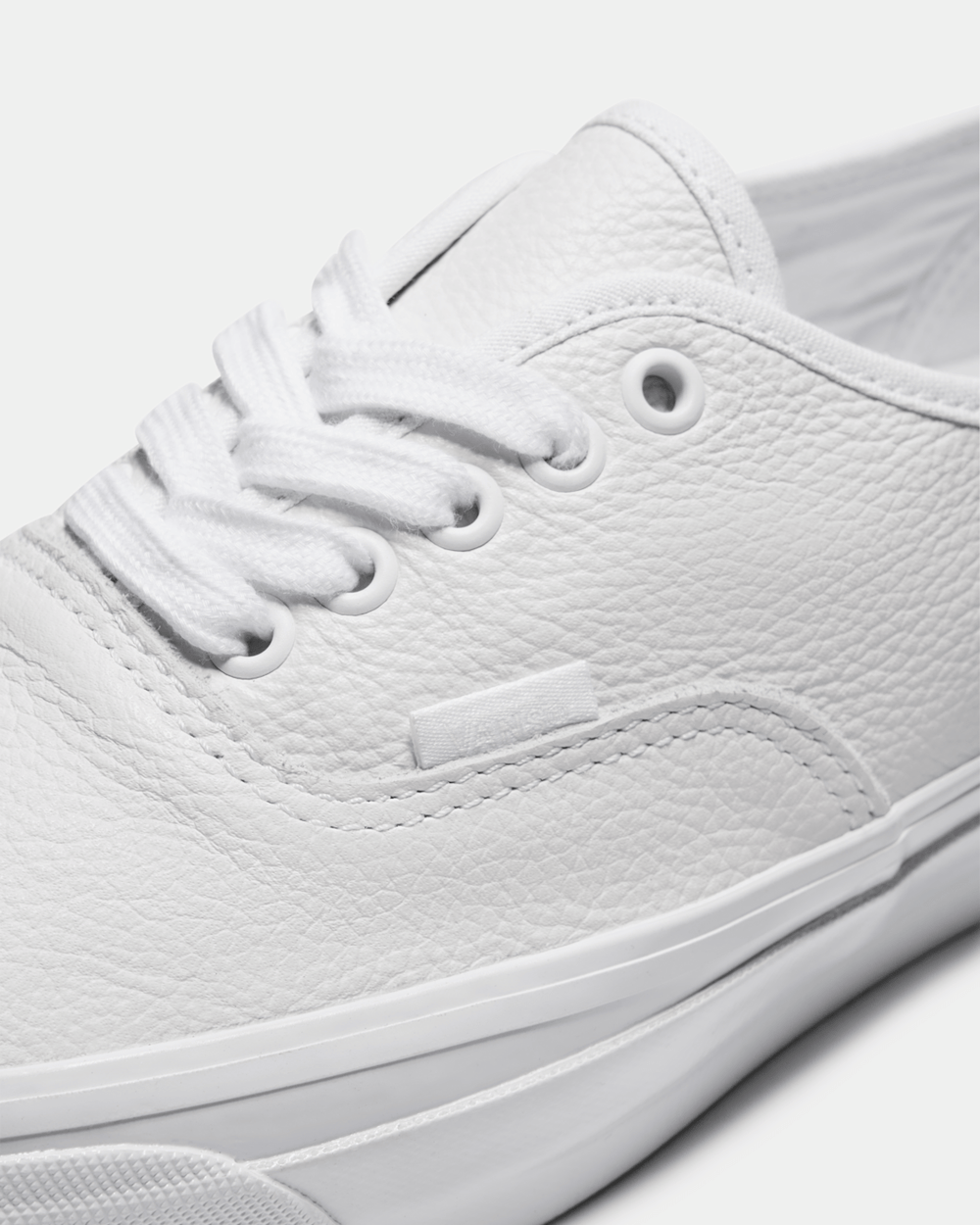 Premium Authentic Shoe in White | Vans on sale