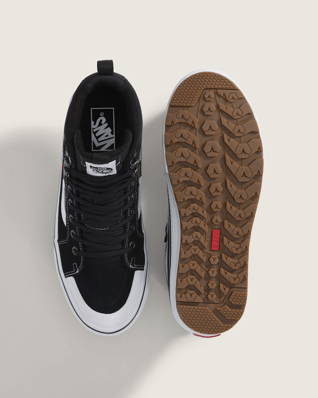 Sk8-Hi Waterproof Insulated Shoe in Black / White | Vans discount