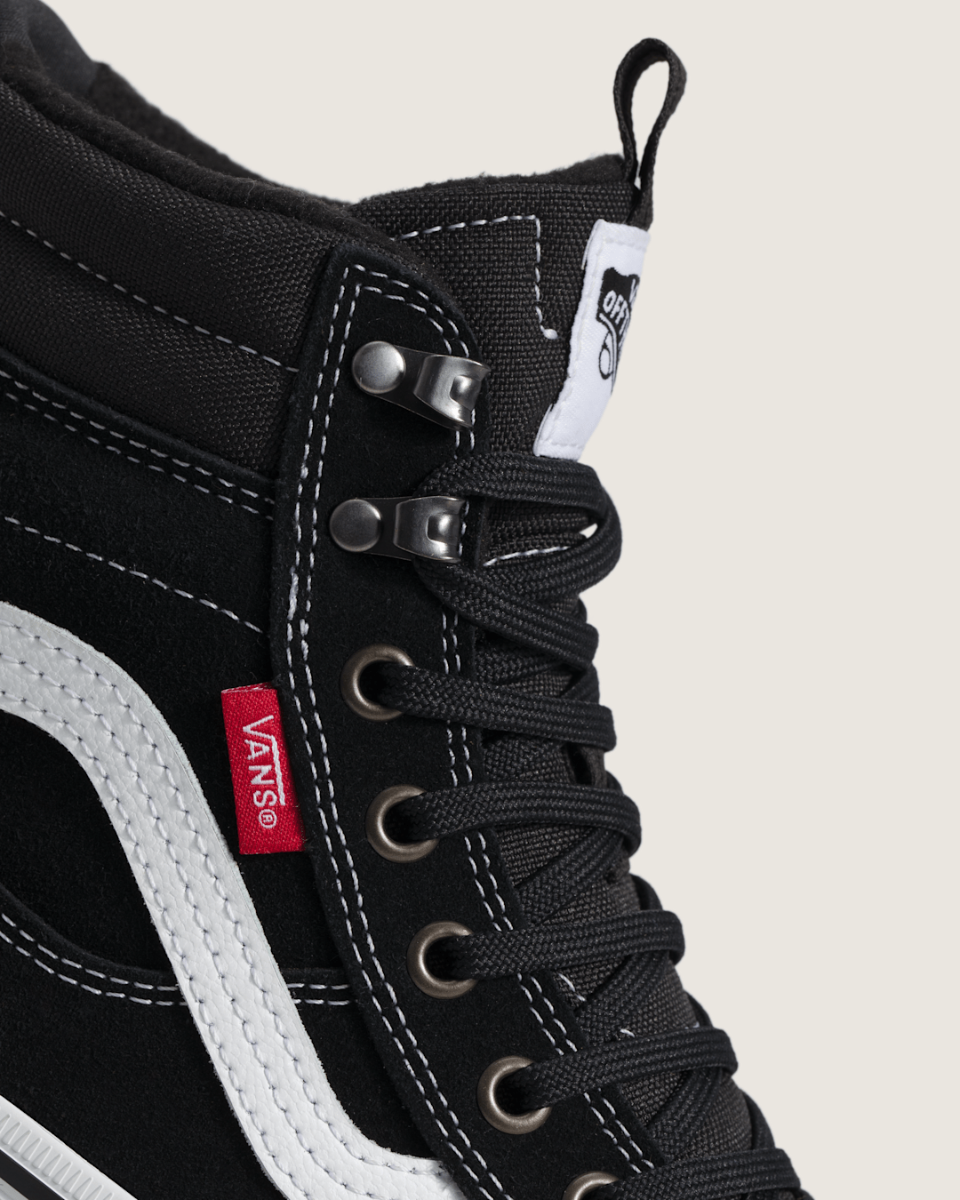 Sk8-Hi Waterproof Insulated Shoe in Black / White | Vans discount