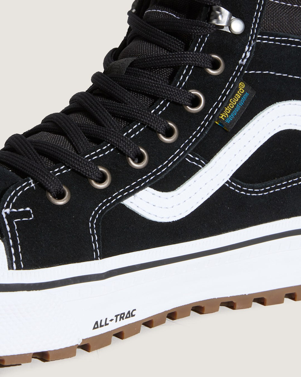 Sk8-Hi Waterproof Insulated Shoe in Black / White | Vans discount