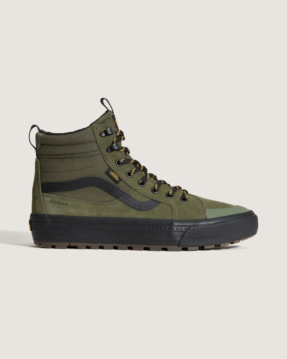 Sk8-Hi Waterproof Insulated Shoe in Green / Black | Vans on sale