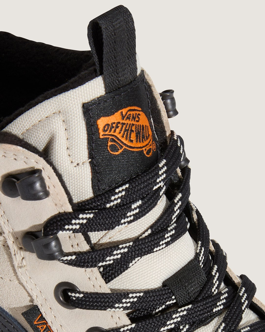 Sk8-Hi Waterproof Insulated Shoe in Oatmeal Beige / Black | Vans outlet