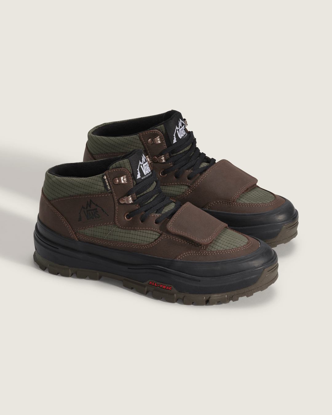 Mountain Mid GORE-TEX Insulated Shoe in Dark Green / Dark Brown | Vans sale