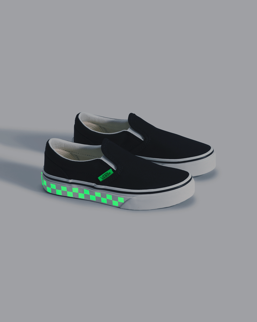 Little Kids Classic Slip-On Shoe in Glow-in-the-Dark Black / Green Gecko | Vans outlet