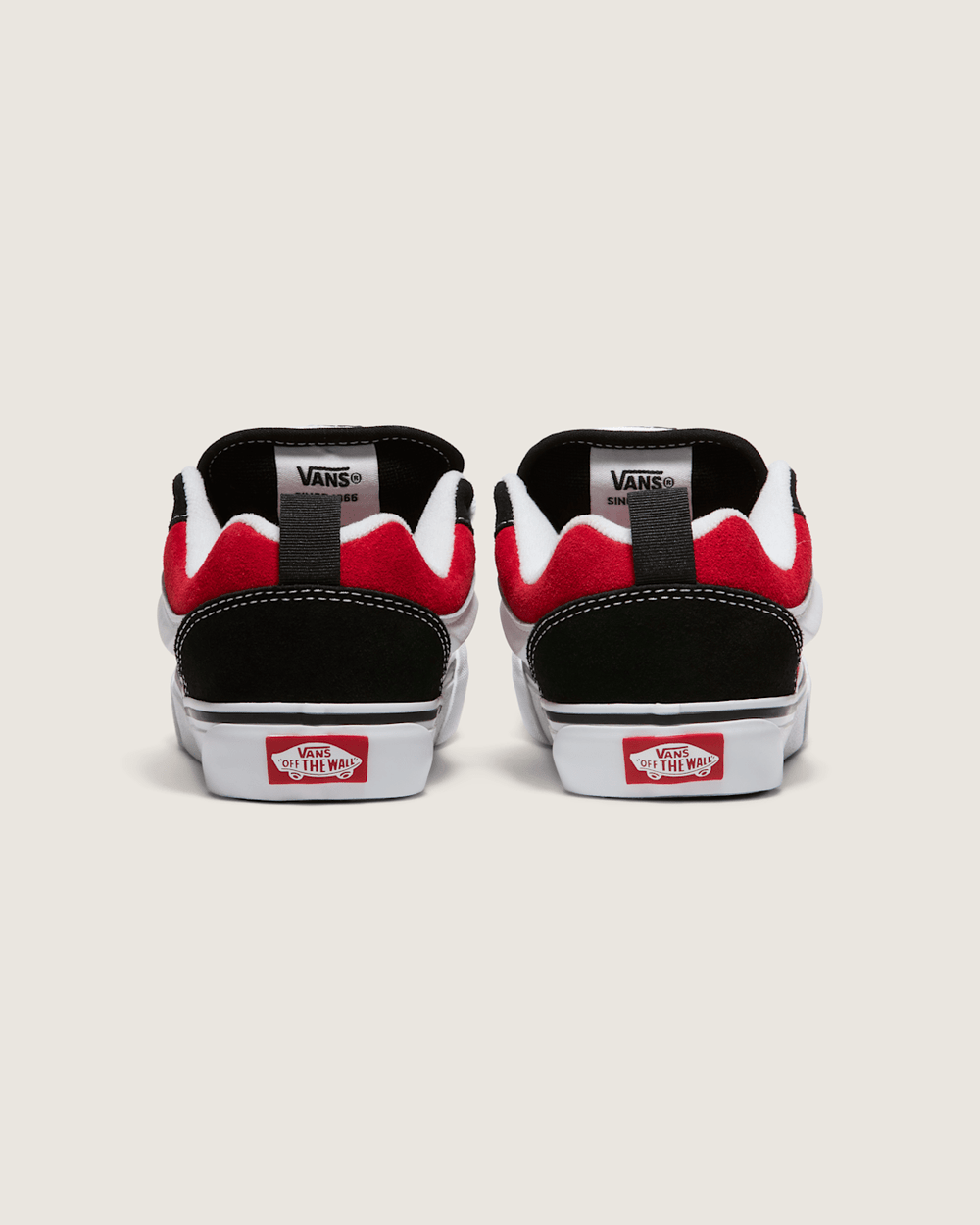Big Kids Knu Skool Shoe in Black / Racing Red | Vans online