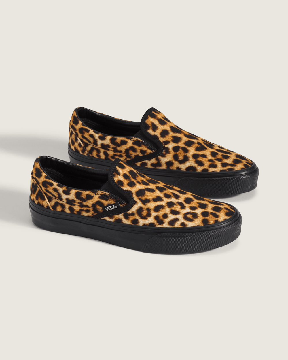 Classic Slip-On Shoe in Leopard Brown / Black | Vans outlet