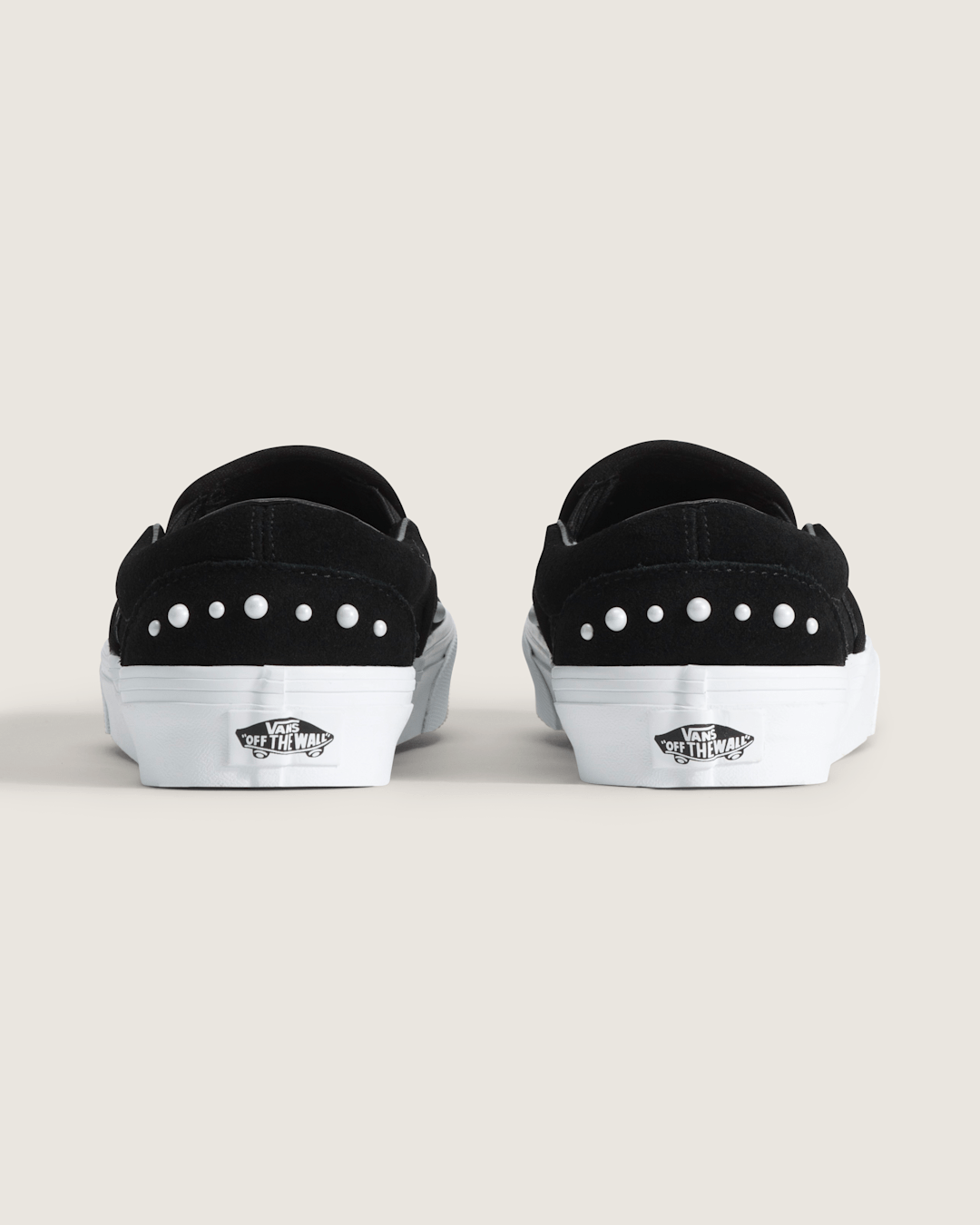Classic Slip-On Shoe in Black | Vans outlet