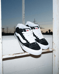 Knu Mid Shoe in Black / True White | Vans sale